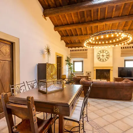 Castrum Wine Relais - Diffuso * سان بيترو في كاريانو