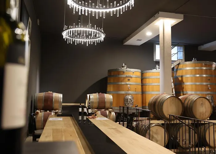 Castrum Wine Relais - Diffuso سان بيترو في كاريانو