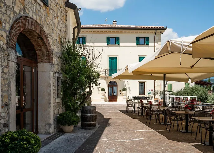 Castrum Wine Relais - Diffuso * سان بيترو في كاريانو