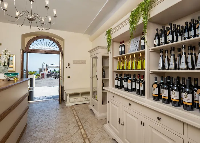 Castrum Wine Relais - Diffuso فندق سان بيترو في كاريانو