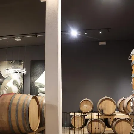 Hotel Castrum Wine Relais *