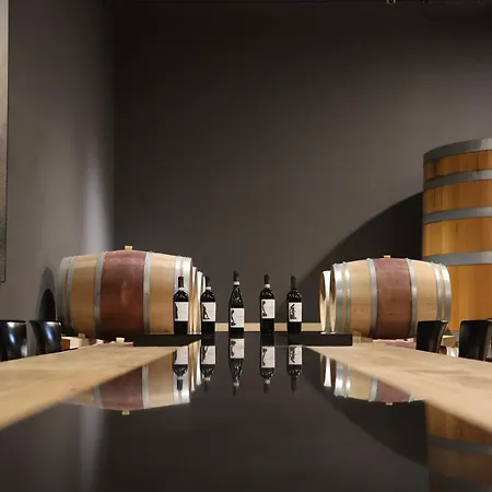 Castrum Wine Relais Hotel