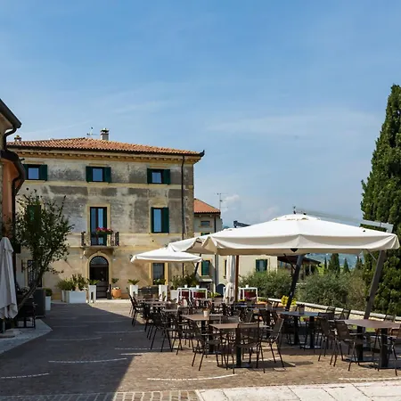 Castrum Wine Relais *
