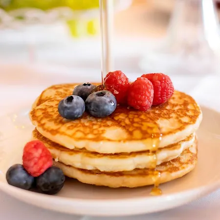 Castrum Wine Relais Отель