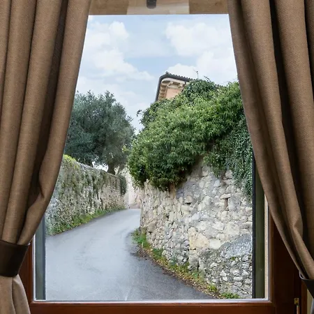 Castrum Wine Relais *