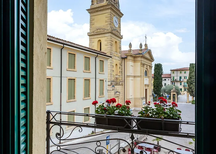 Hotel Castrum Wine Relais *
